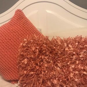 2 decorative pillows!!